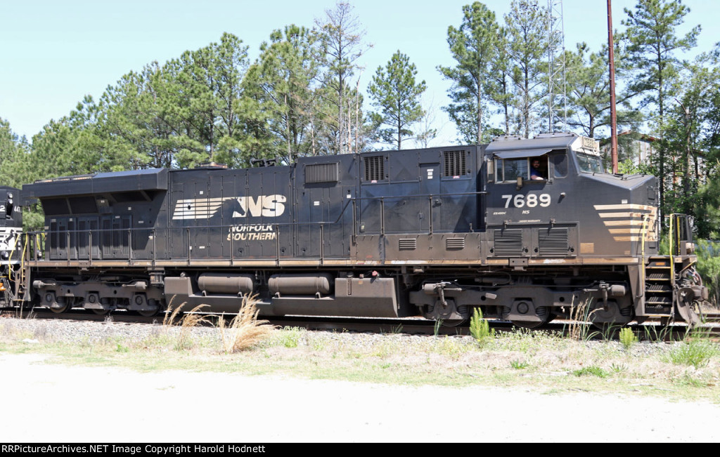 NS 7689